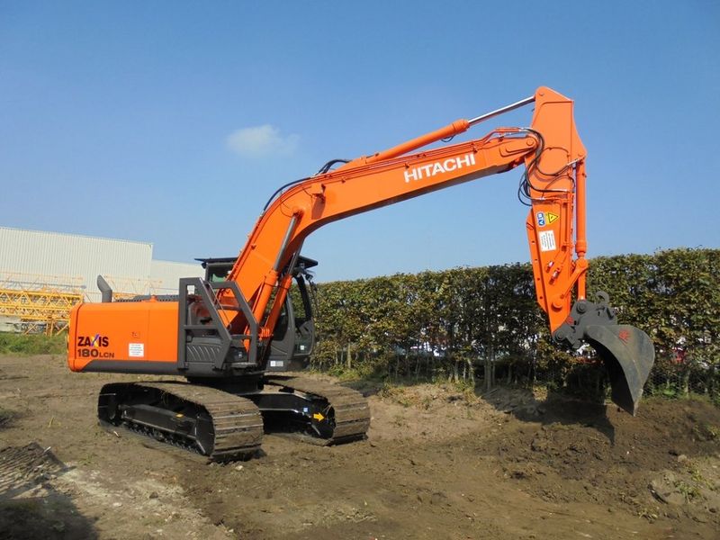 Аренда гусеничного экскаватора Hitachi ZX 180LCN
